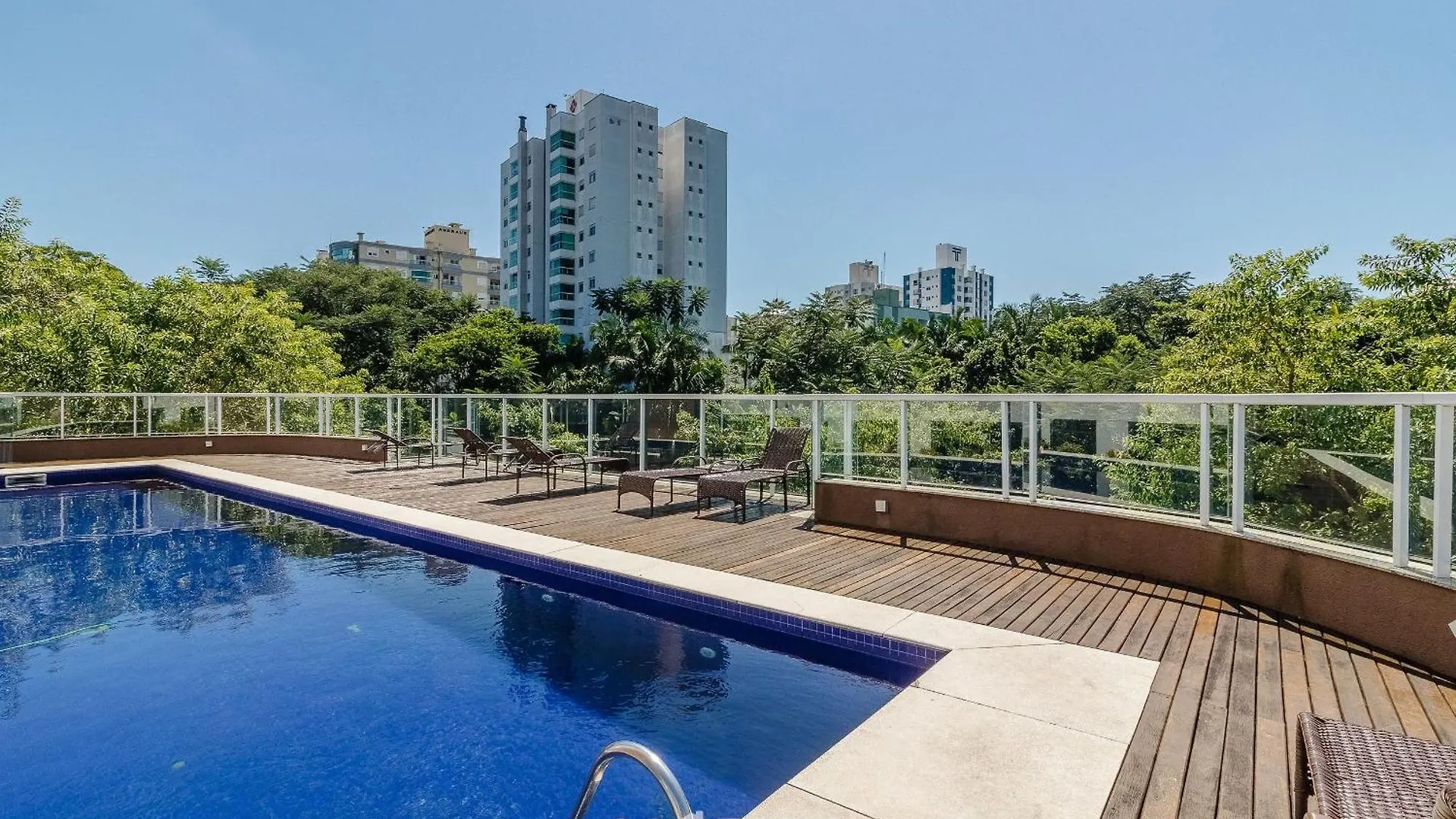 Apto Em Cond. Com Piscina Em Blumenau - Pem1301